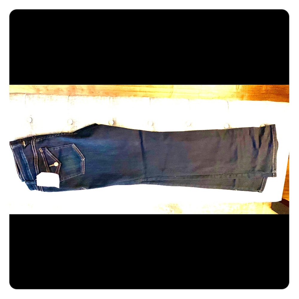 NWT Inc jeans  boot cut/curvy fit - 8